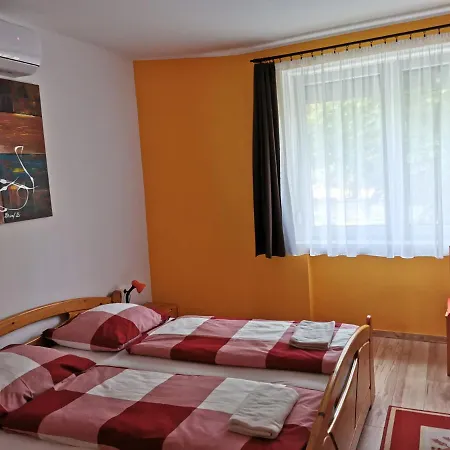 Guest house Glazer Szallas 3*