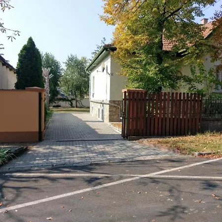 Konukevi Glazer Szallas 3*